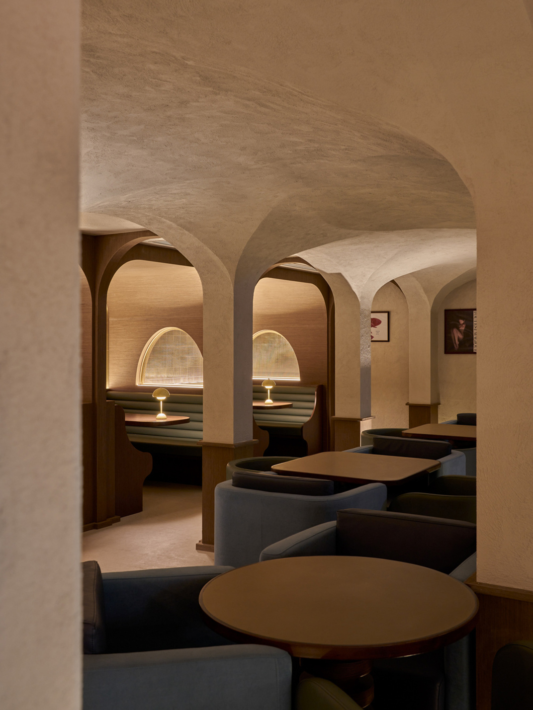 酒店里的酒吧餐厅the green door,香港 Designed by designeightfivetwo - 酒吧餐厅 - 餐厅LOGO-VI空间设计-全球餐饮研究所-1