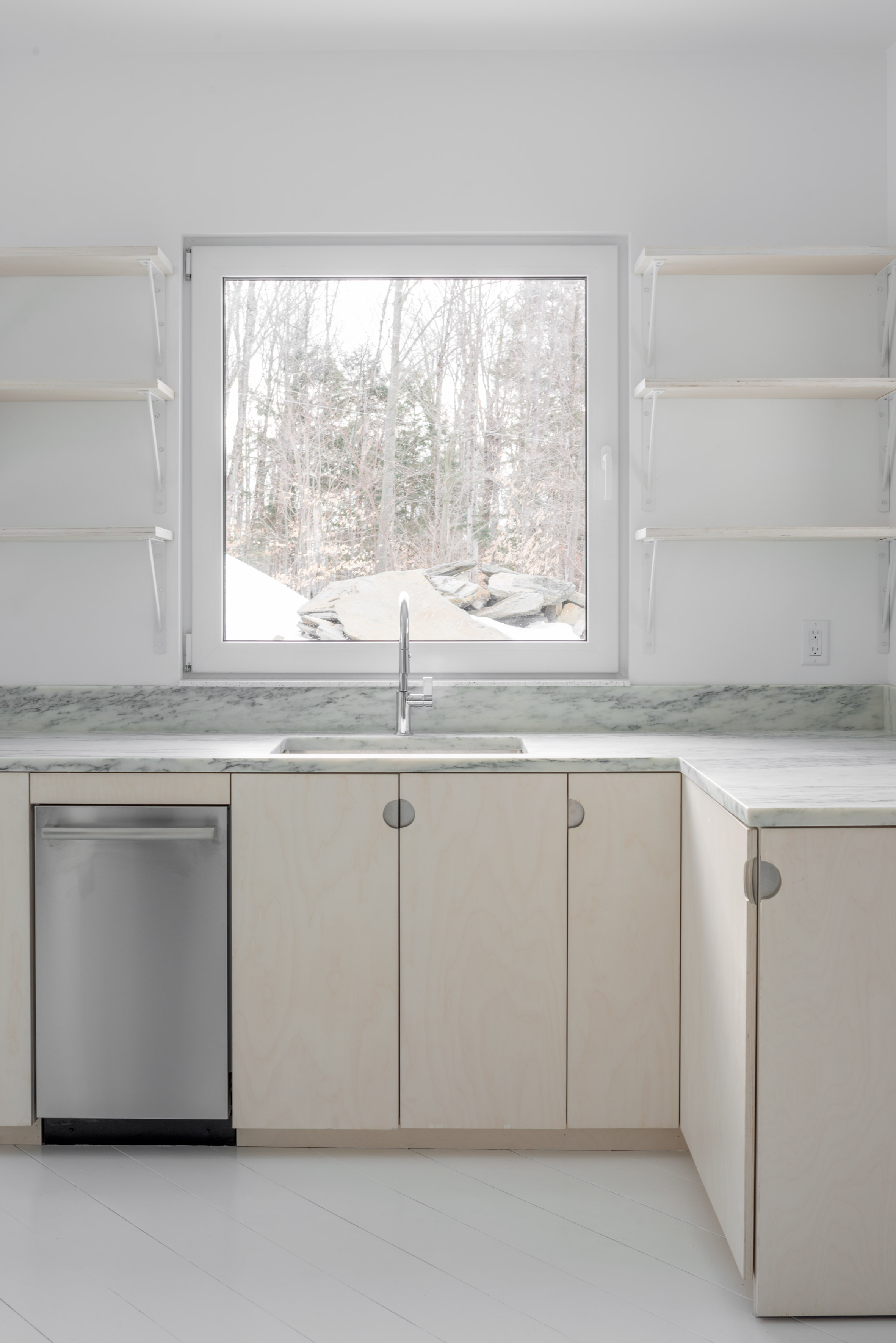 New Affiliates creates asymmetric mountain cabin in Vermont-7