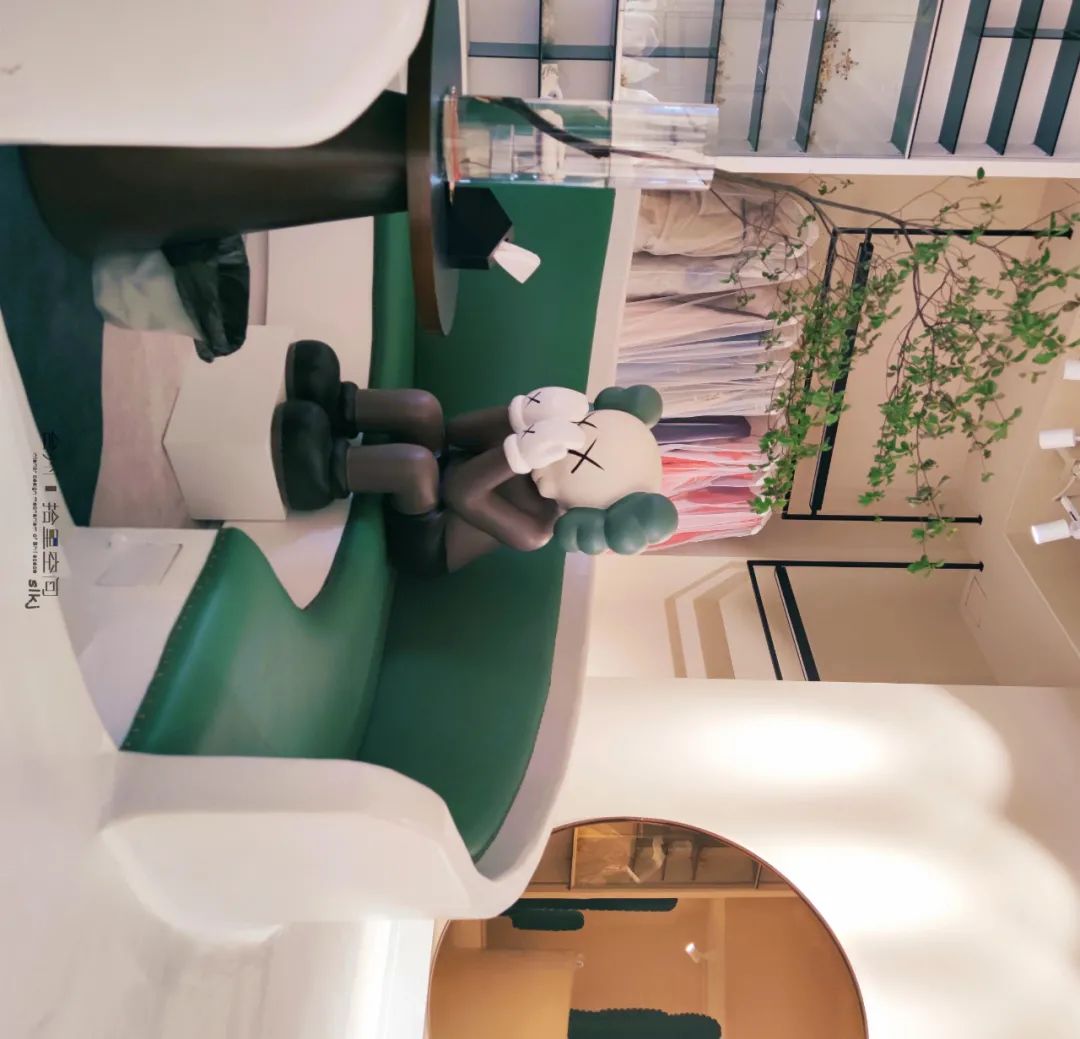 轻奢宫主婚纱店，展现独特审美体验-33