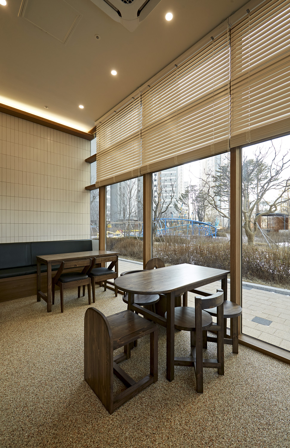 白色与木质的极简之美 | 12 平米小空间的神奇蜕变-12