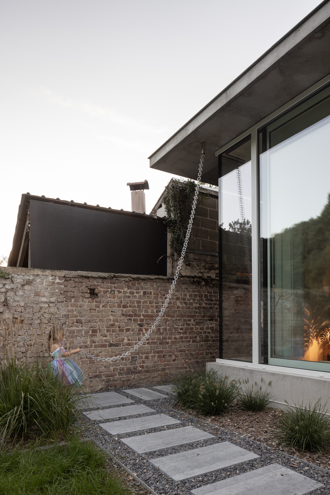 比利时河畔住宅重生-26