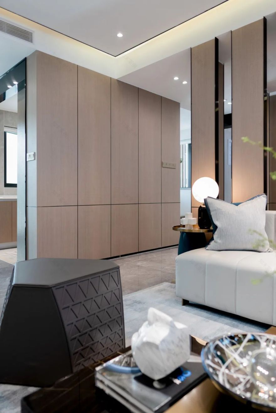 江门融创广深 · 御府样板房-7