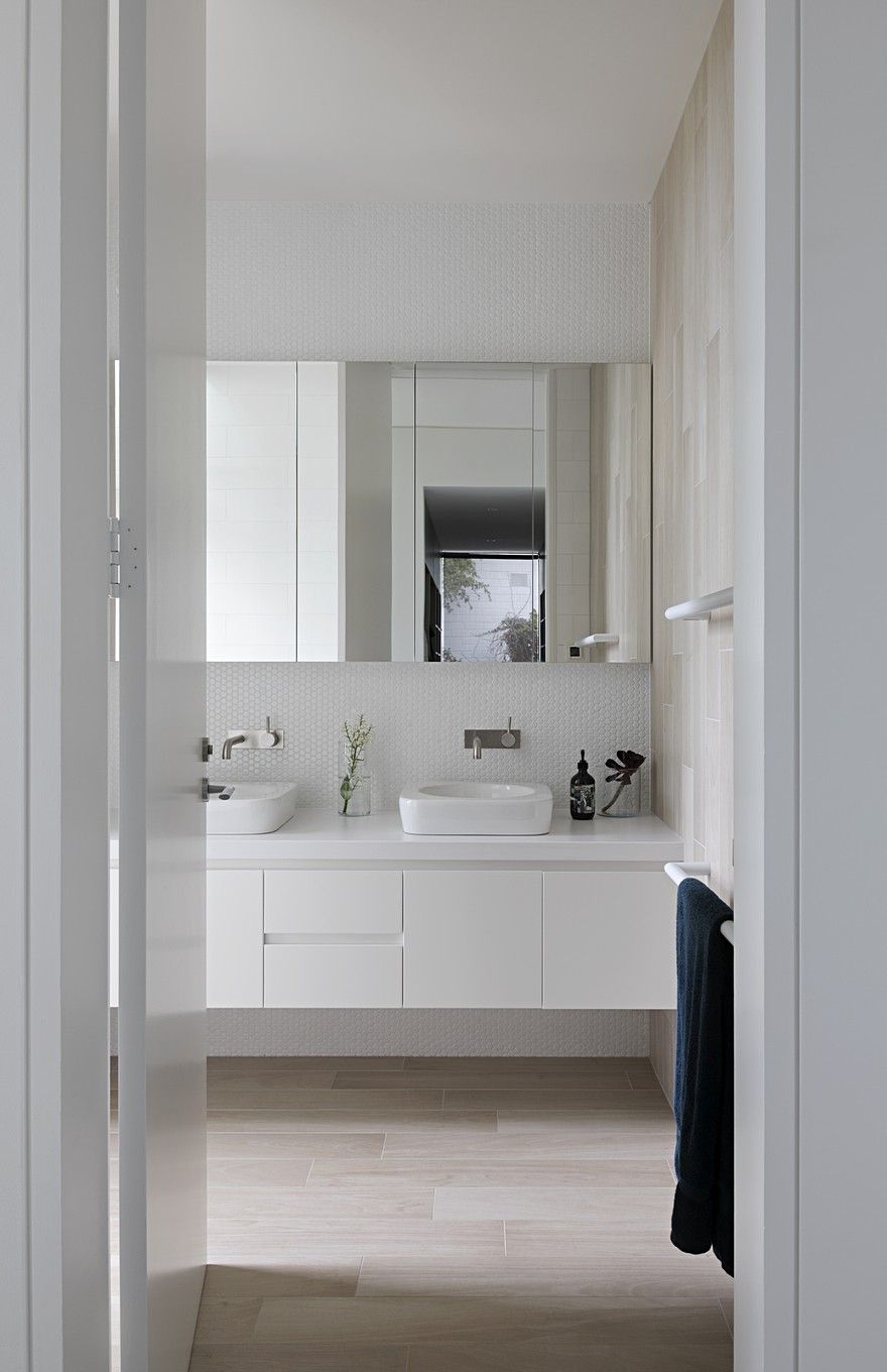 Newtown House: Renovation of a Mid-Century House by Hindley-24