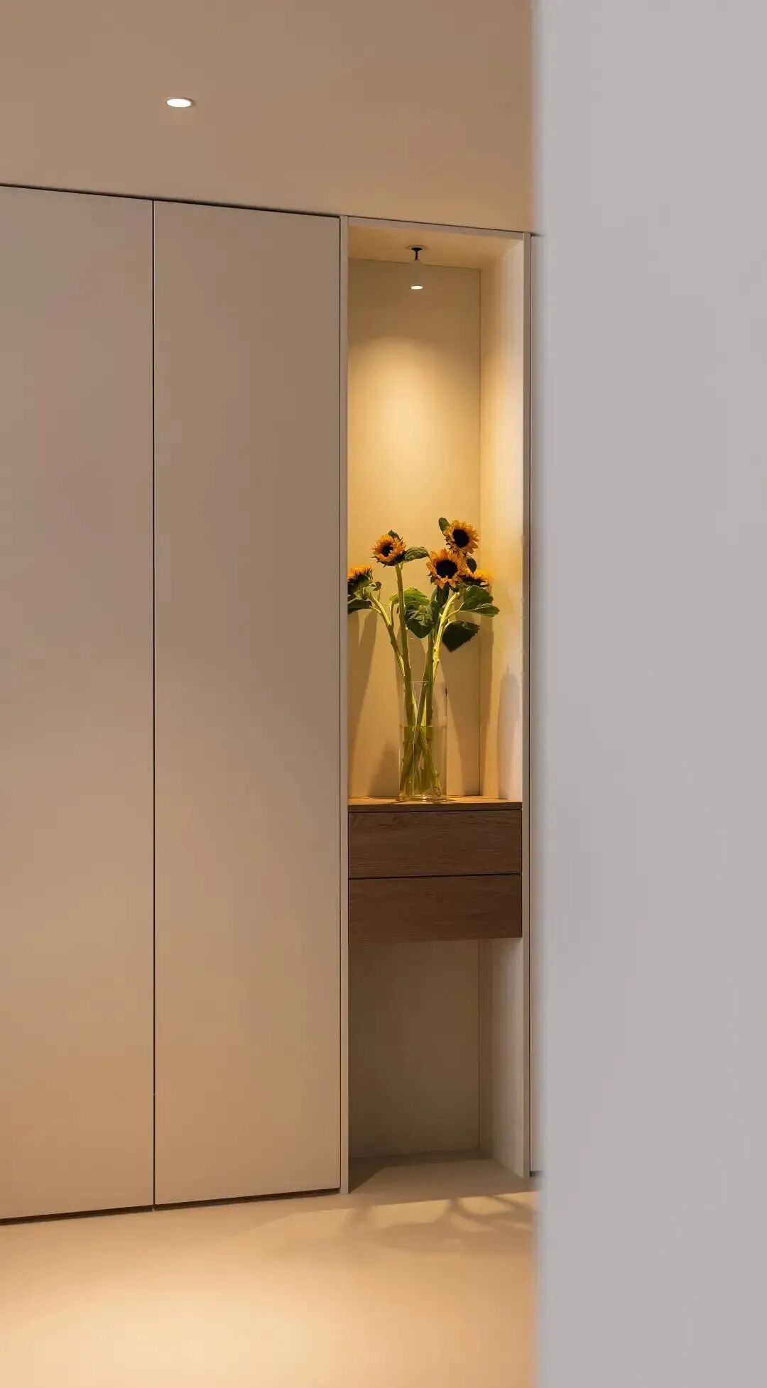 珠海14万130㎡三居，从客餐厅一体到阳台休闲区的奶油风改造-9