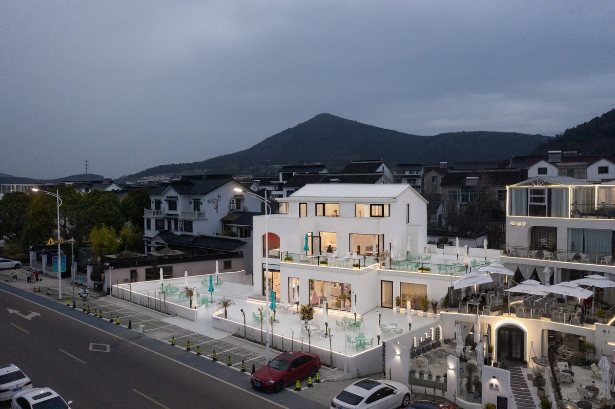 环湖公路边的度假餐吧丨平介设计-14