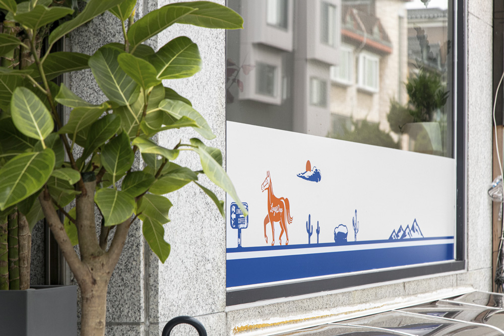 首尔 50 平小空间打造出的工业风咖啡厅-17