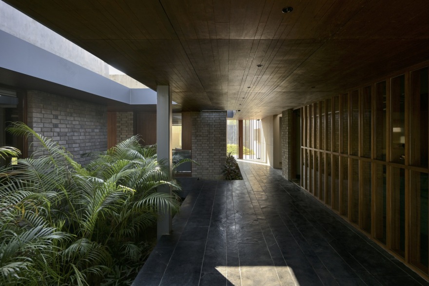 几堵墙和一间屋顶办公室丨inpractice-9