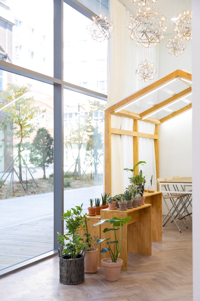 极简 13 坪韩式风格店铺设计，打造温馨时尚空间-6