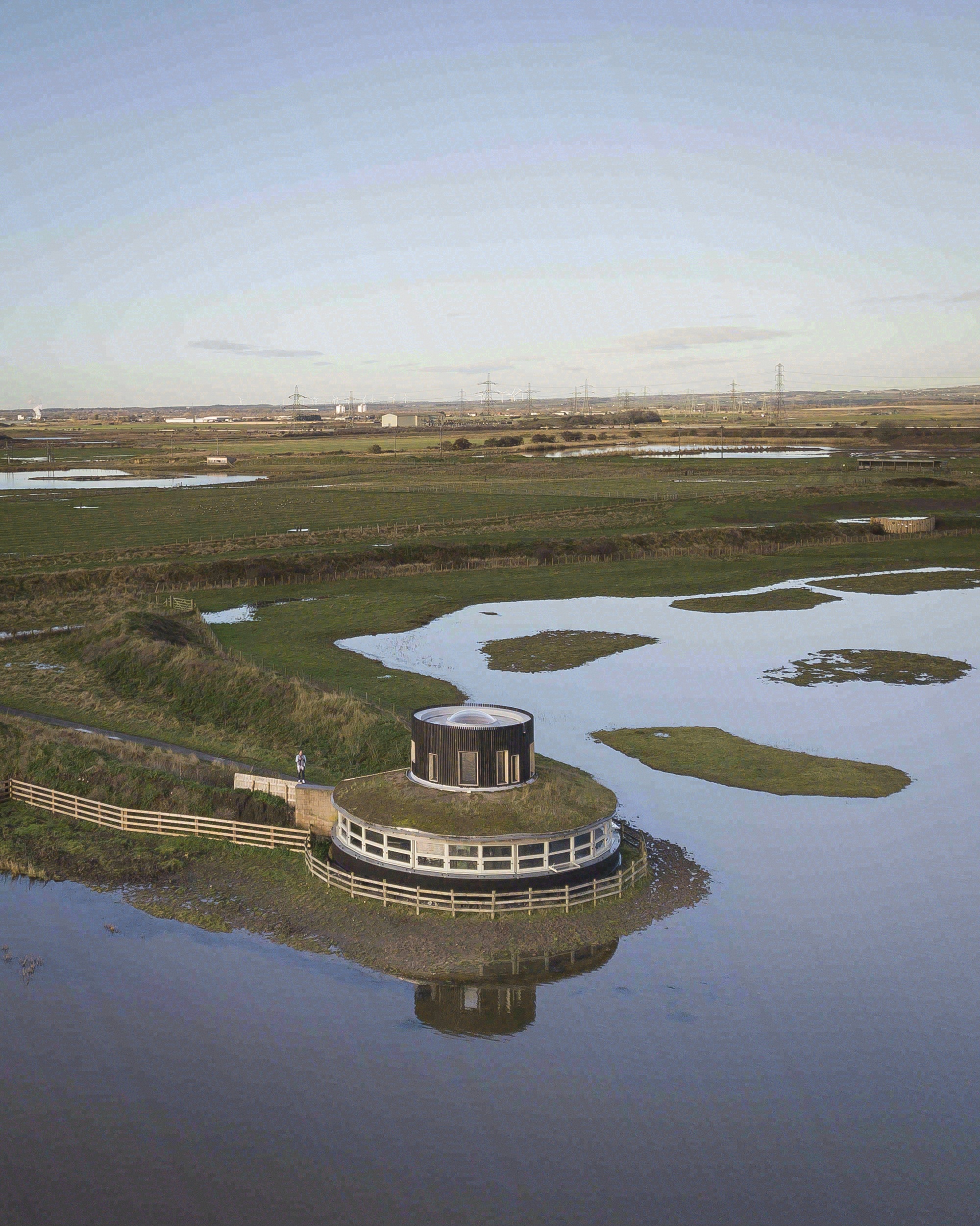 索尔索姆池塘鸟类隐蔽所丨英国丨Child Graddon Lewis-31