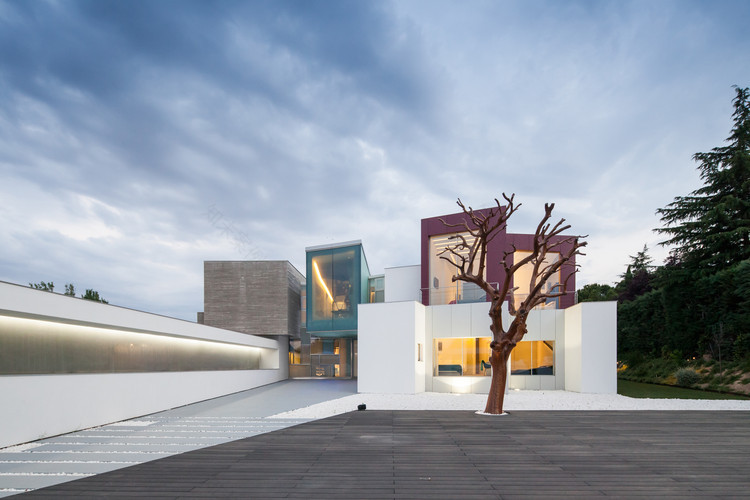 马德里 H 屋——绿色环保与功能并重-11