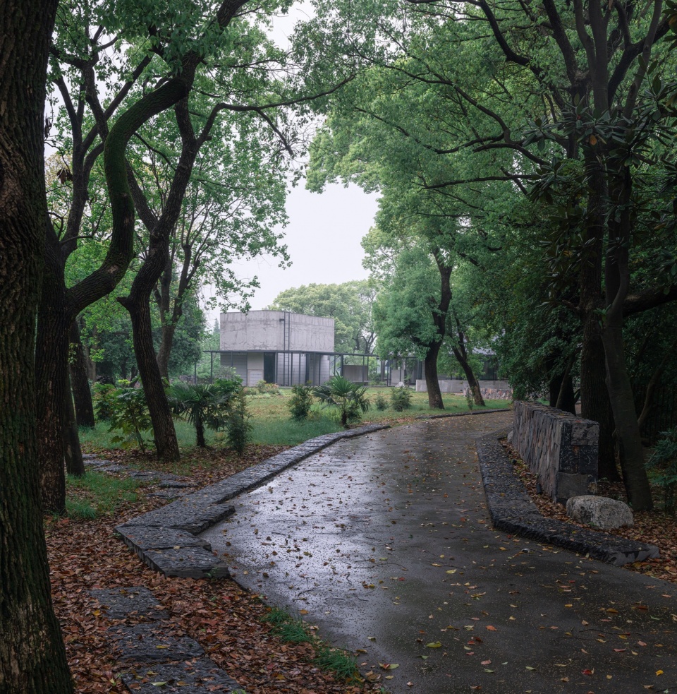 先锋鉴湖书店（鉴湖取水岛市政设施更新项目）丨中国绍兴丨大舍建筑设计事务所,同济大学建筑设计研究院等-18