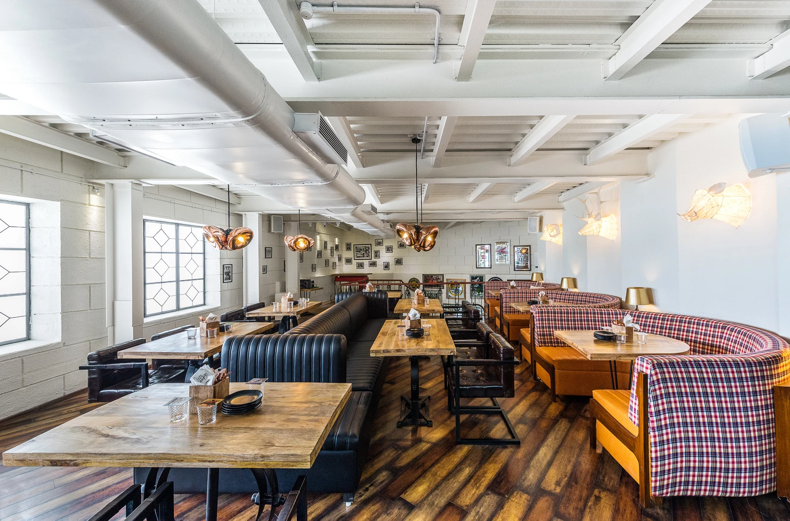 波士顿烤猪肩 · 印度孟买的美国南部灵魂餐厅-13