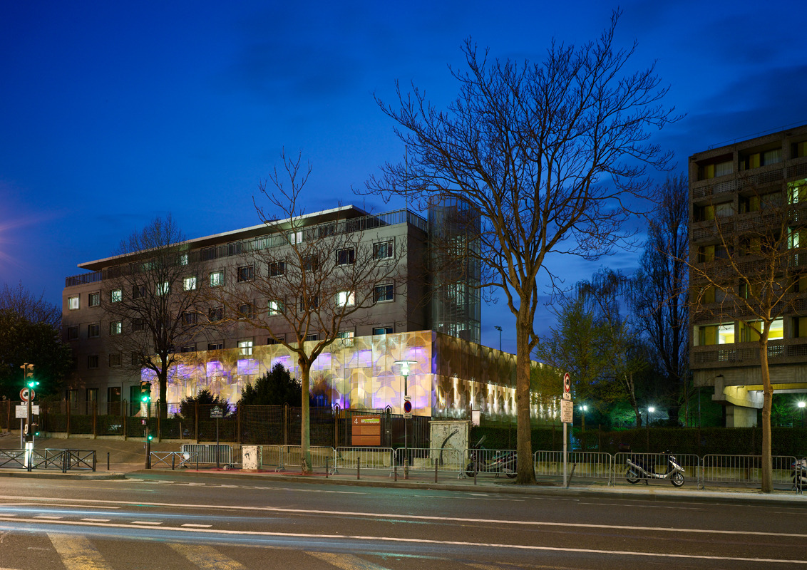 巴黎葡萄牙公寓翻新记 | 战舰灰立面展现独特魅力-31