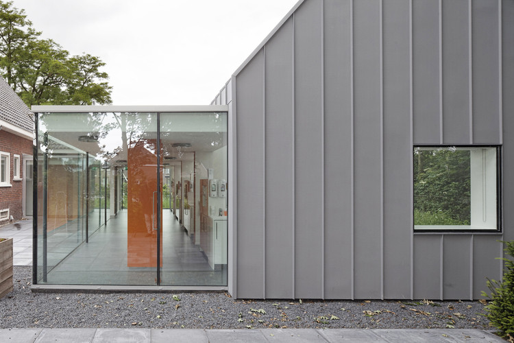 Dentist with a View  Shift architecture urbanism-5