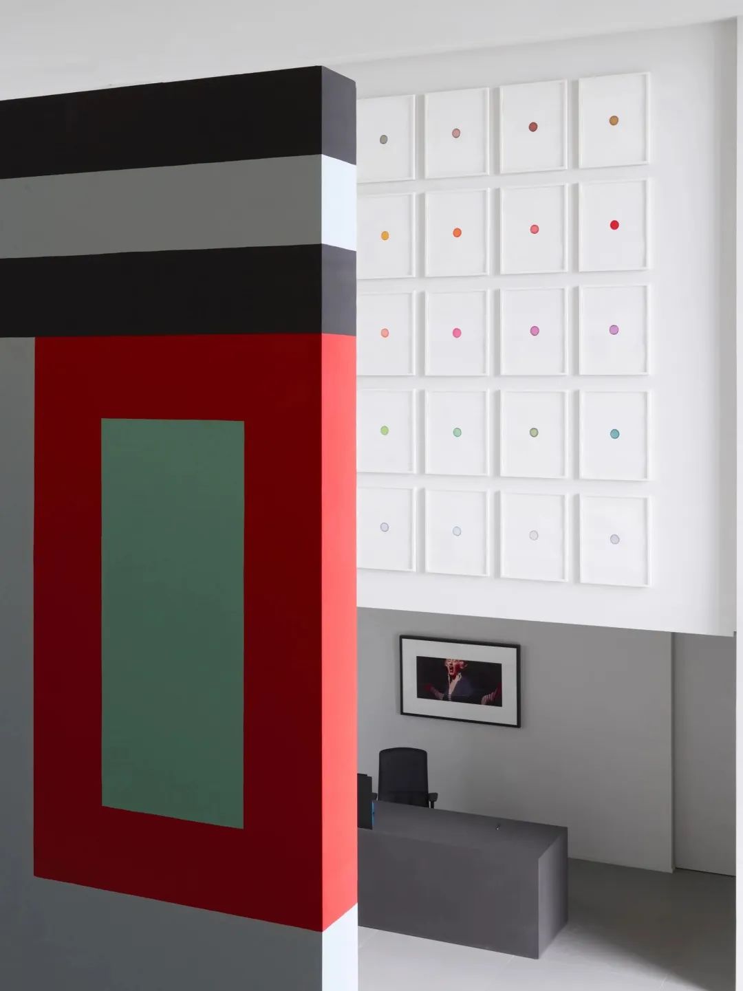 Moco博物馆首间概念店丨西班牙巴塞罗那丨Six N. Five设计工作室-5