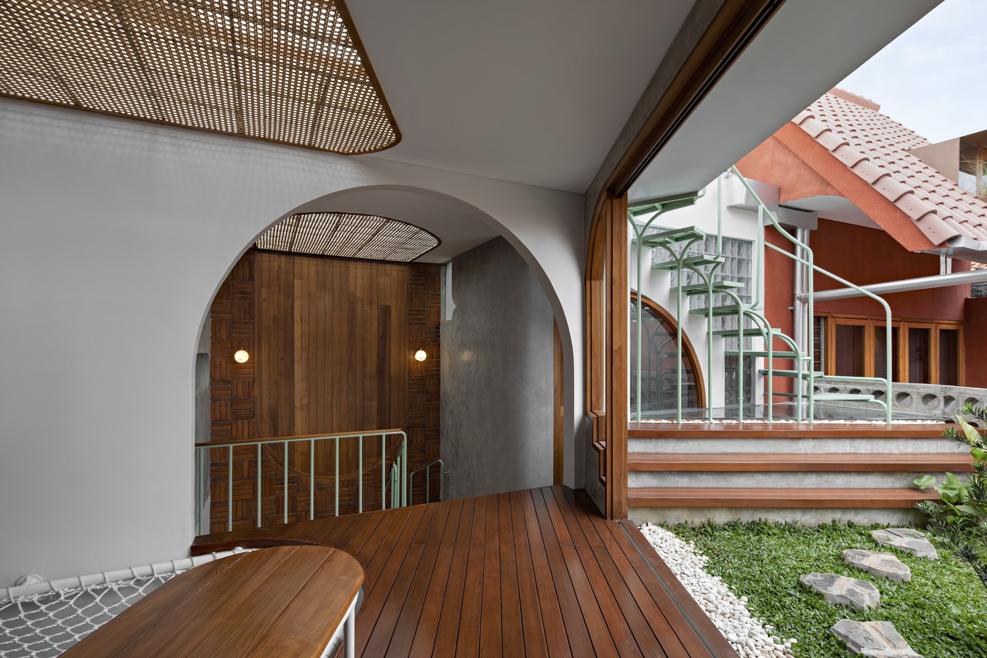 心烦意乱的房子丨印度丨Ismail Solehudin Architecture-38