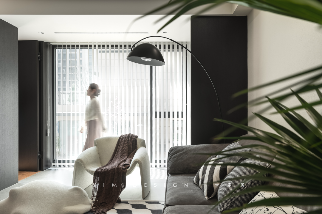 黑白灰的现代之家丨薛美玲-10