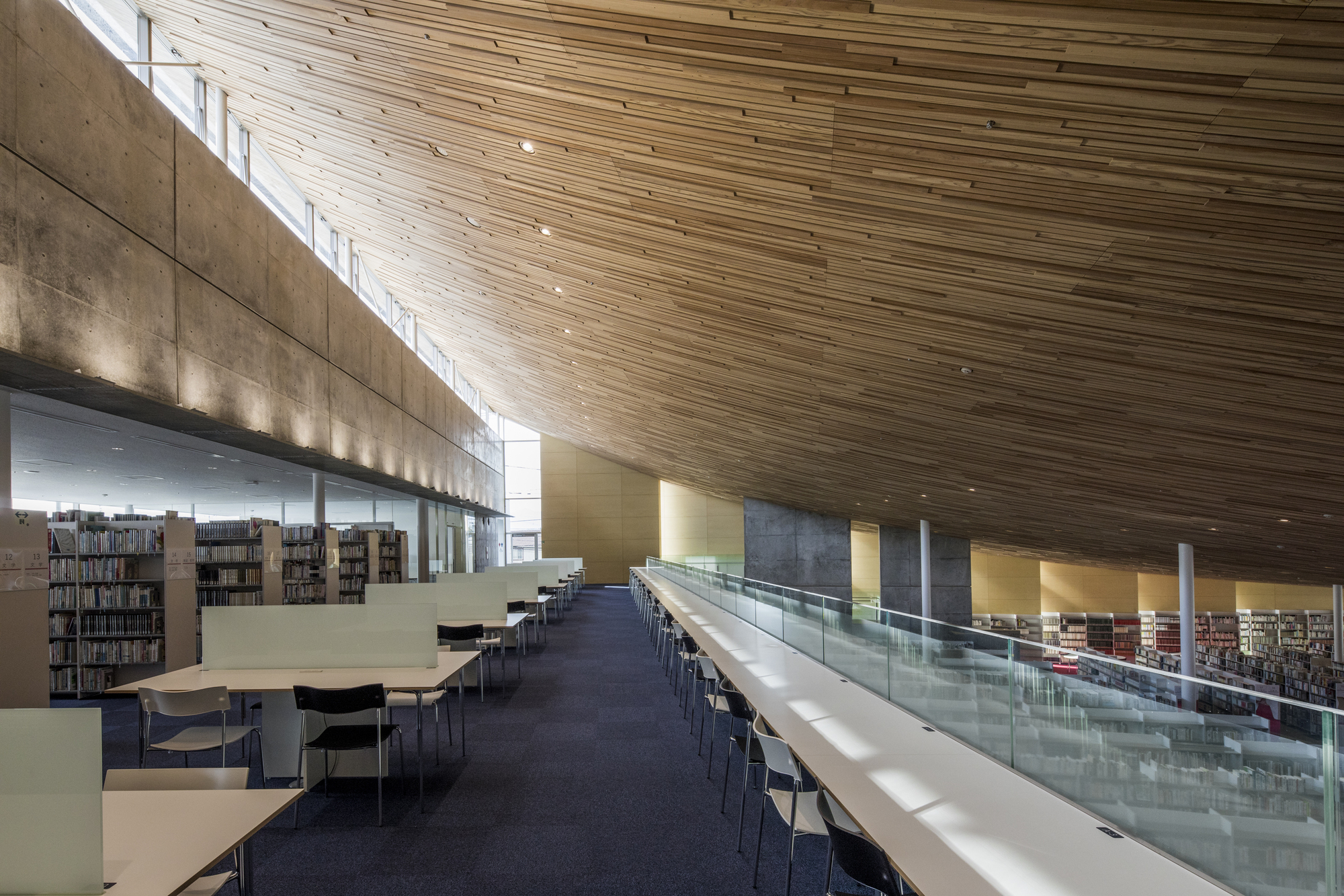 砺波市立图书馆丨日本富山丨MIKAMI Architects-34