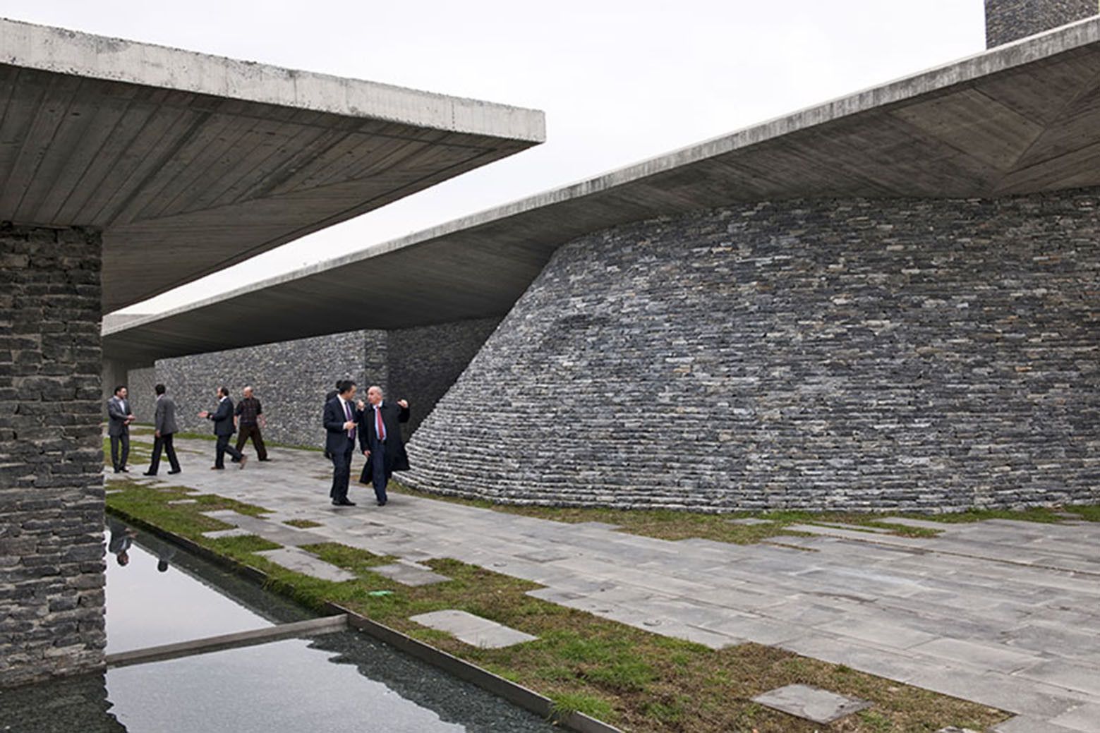 融入自然的宁静圣地——土耳其山间 Sancaklar 清真寺-19