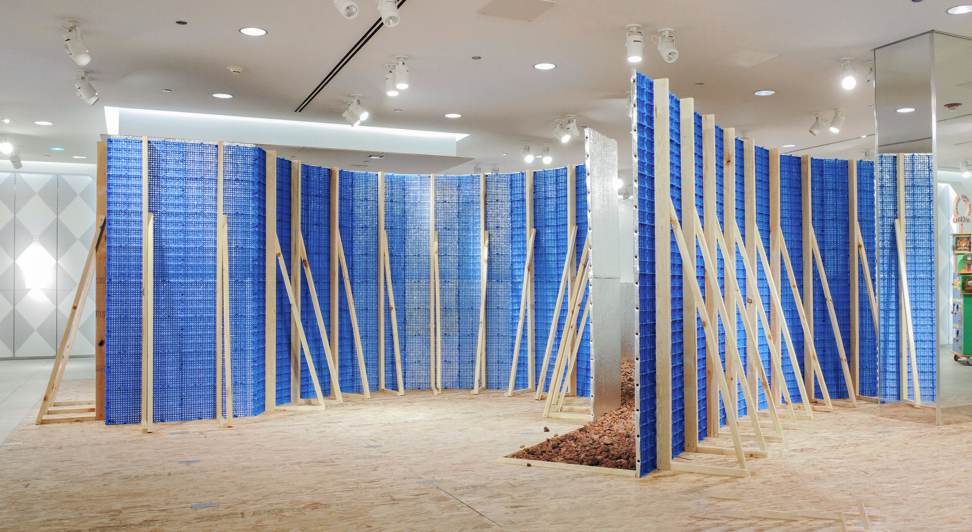 The Embellished, the Transient, and the Critical Installation / Alsar Atelier-28