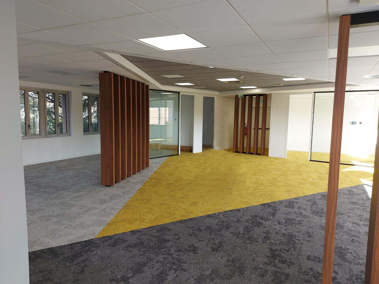 马赛某电信公司办公室服务接待区装修项目丨法国马赛-10