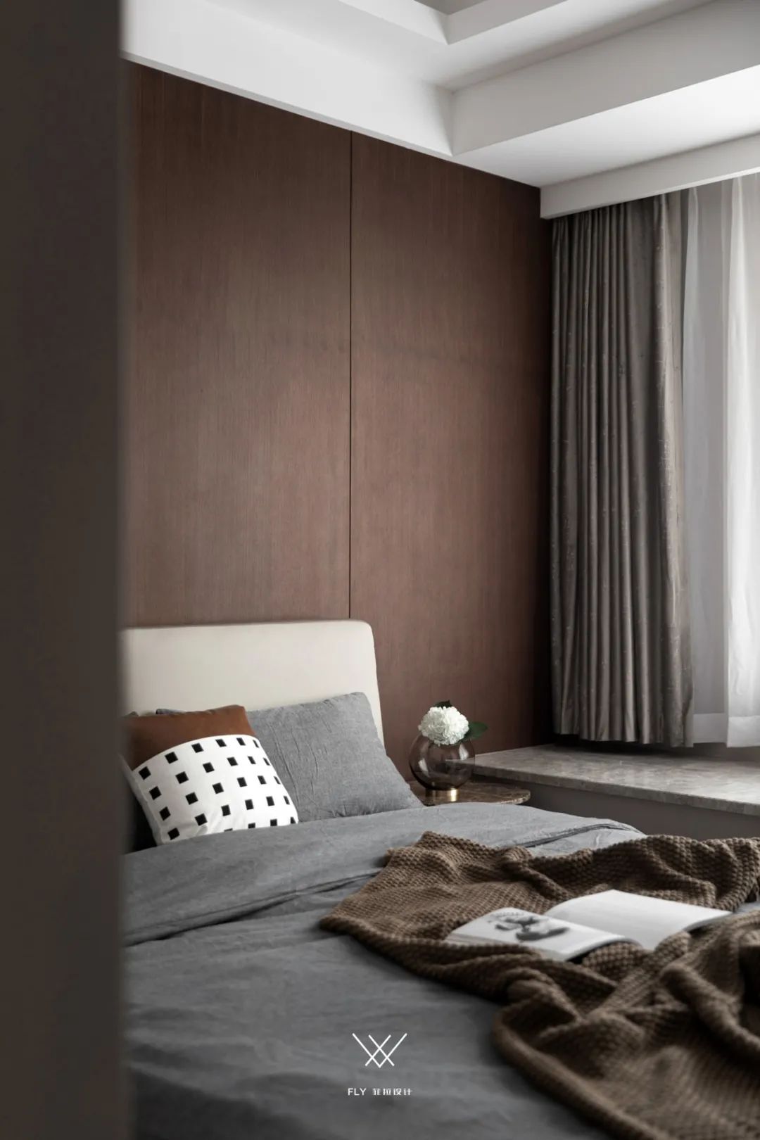 汇港城 120㎡精装房暗色调改造,咖色、蓝色、暖灰色展现沉稳旋律-52