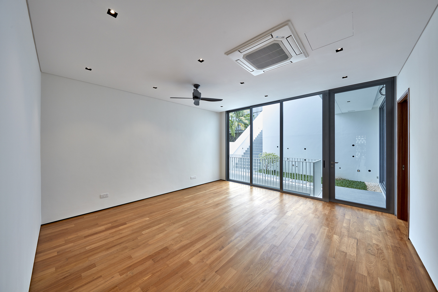 新加坡多代家庭半独立屋设计-41