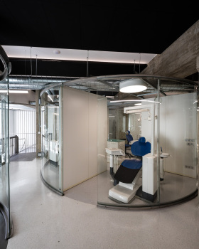 Burbujas Children’s Dental Clinic / José Manuel Martínez Rodríguez