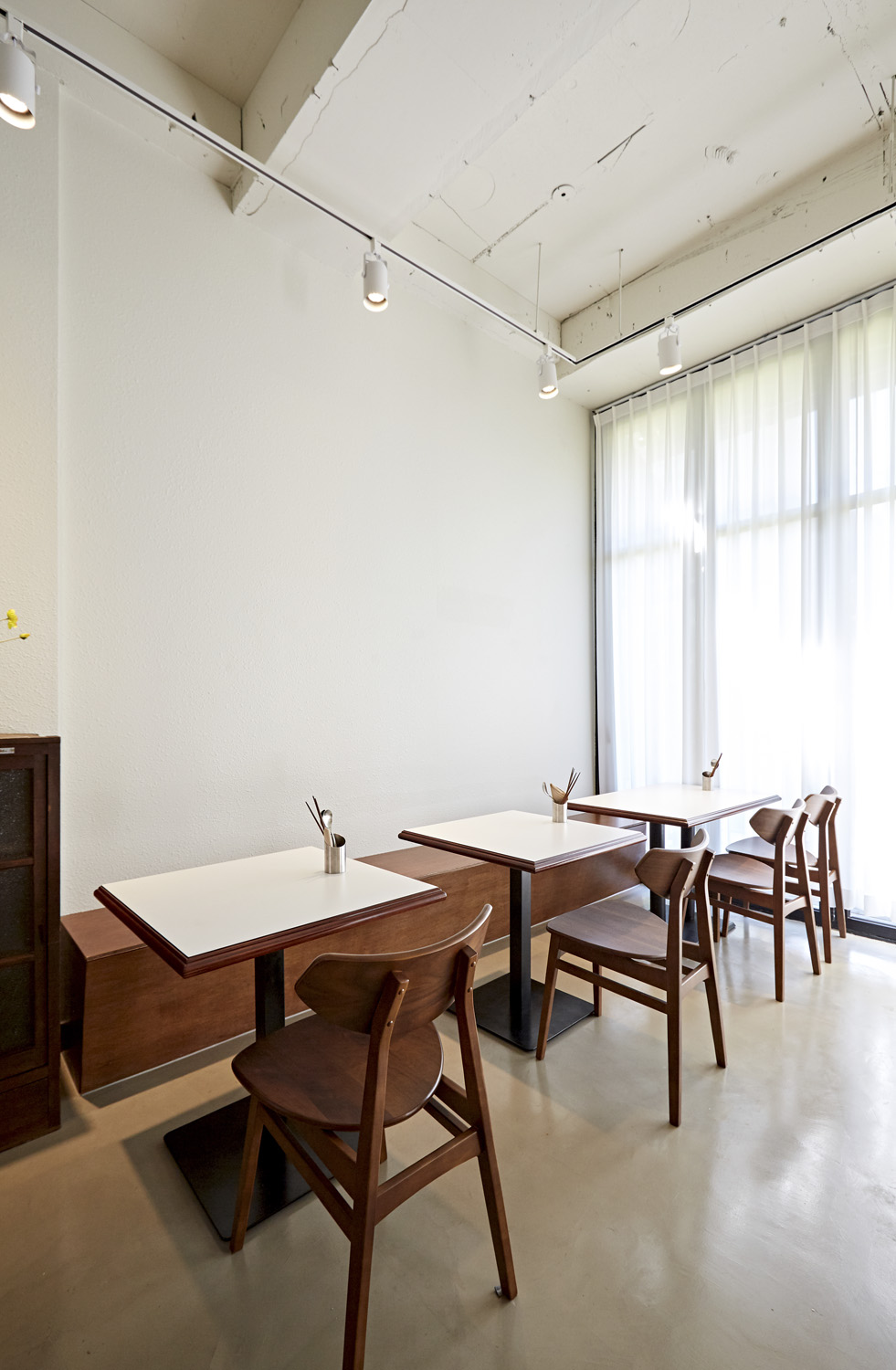 20 平米日式餐厅，极简风格打造温馨空间-10