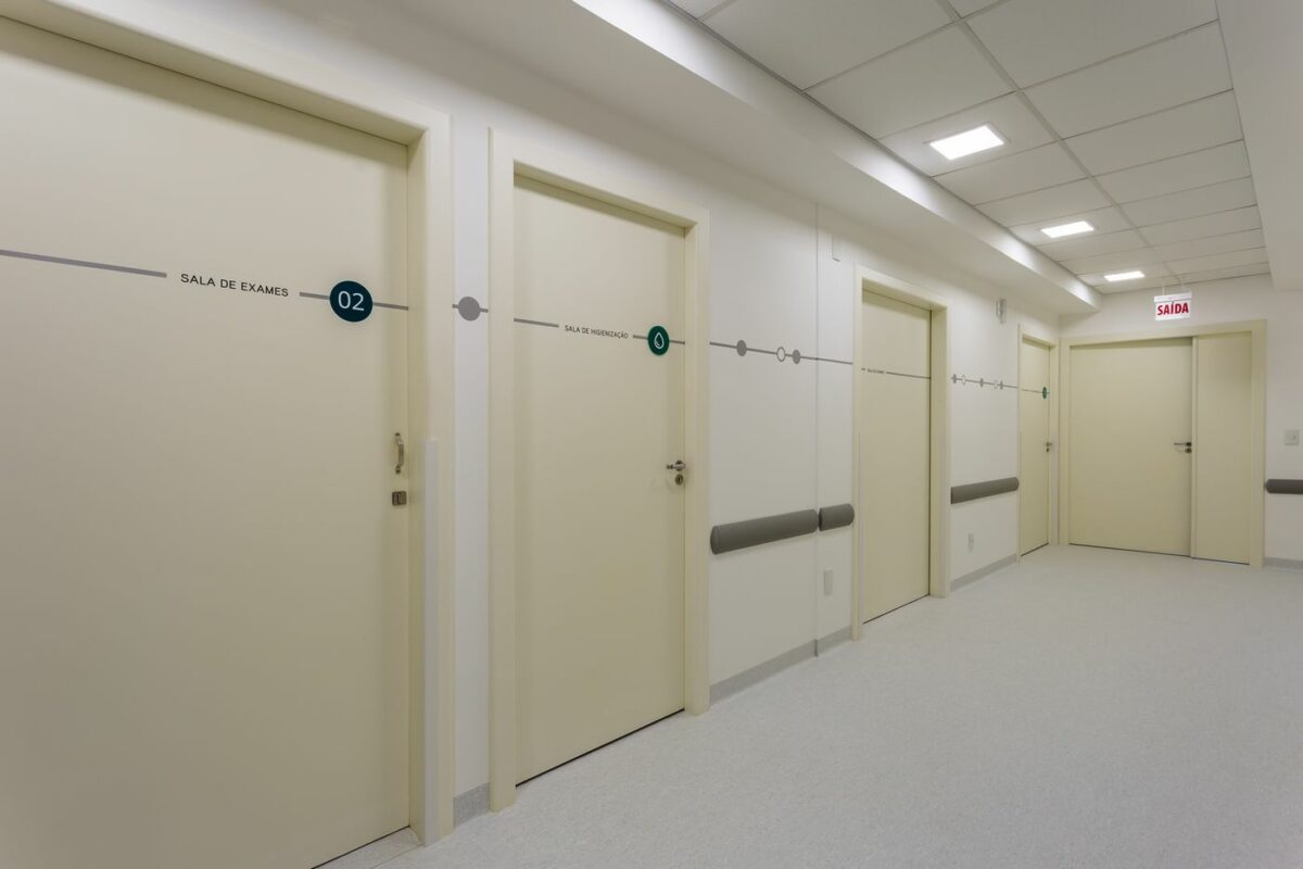 Clínica Dagostin - /STUDIOMDA - Wayfinding Design-2