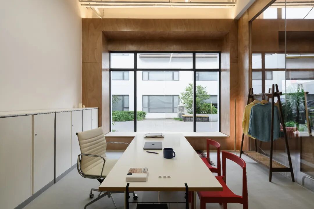 古月·胡哲｜在粗犷与温润之间，打造一个260㎡自然感办公空间！-101