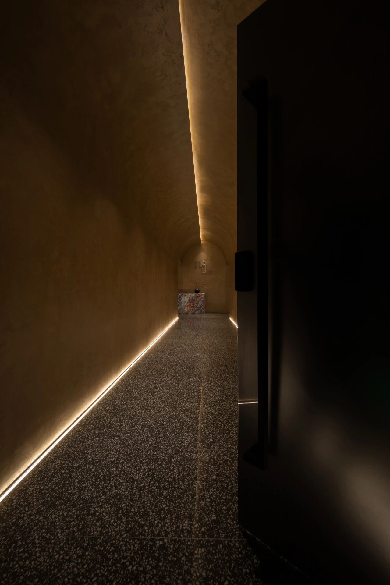 鹏 club · 山水庭院般的餐饮空间丨中国济南丨易昂设计-4