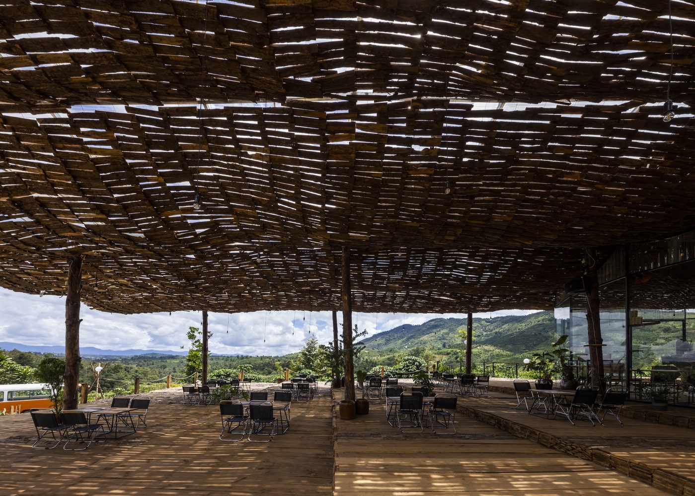 融入自然的宁静咖啡馆丨越南丨The Bloom-40