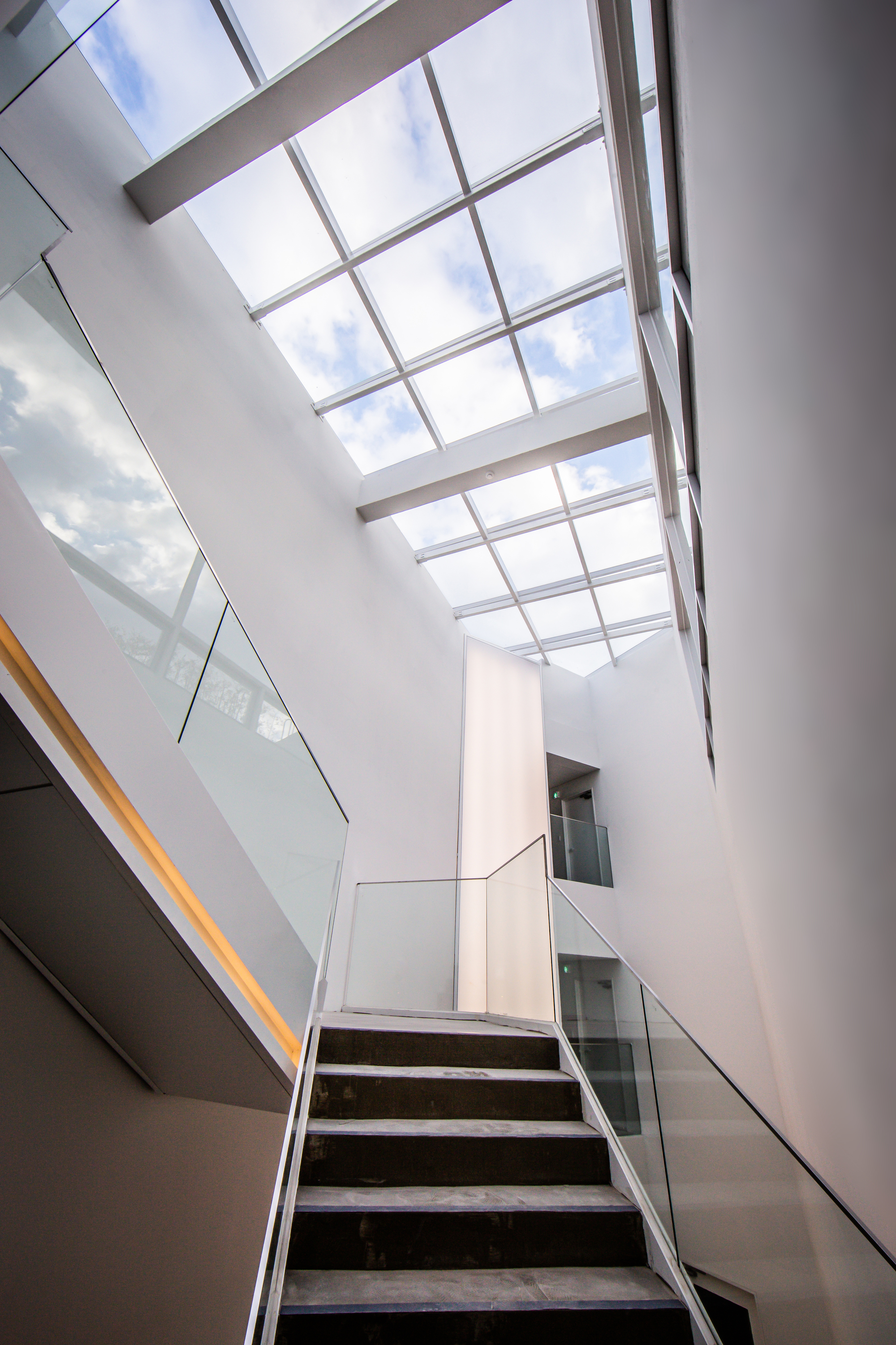 MIPS a Museum Embracing Building / KEAB-28