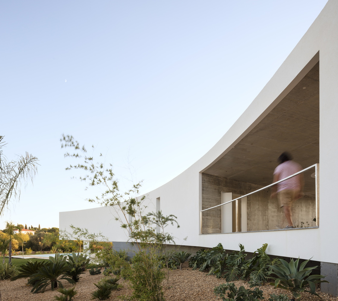 House in Alcalar  Vitor Vilhena Arquitectura-33