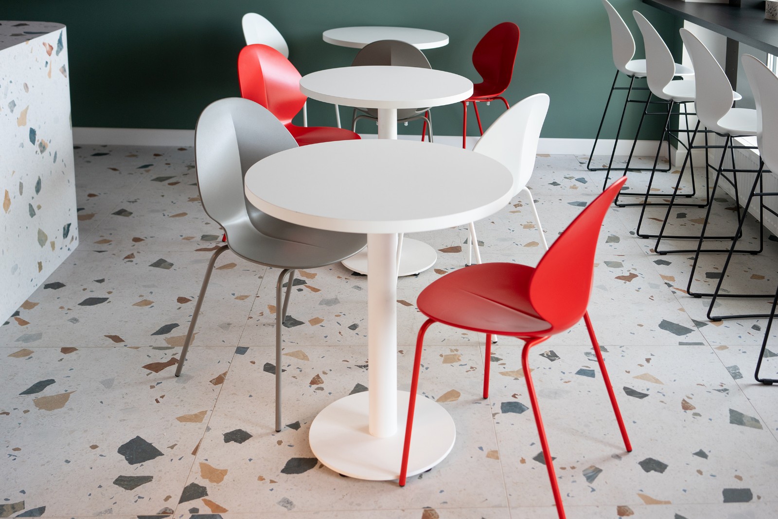 "Brioche Borovaya"甜品店 | 花朵元素营造满分甜蜜氛围-5