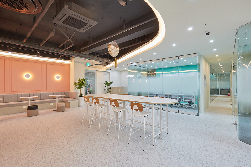 现代简约共享办公空间设计——120 平米的工作盒子-4