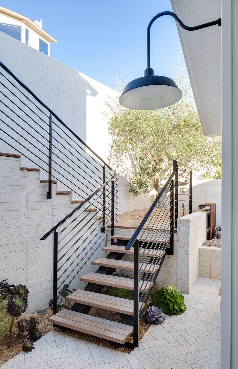 加州阳光下的现代农场住宅-23