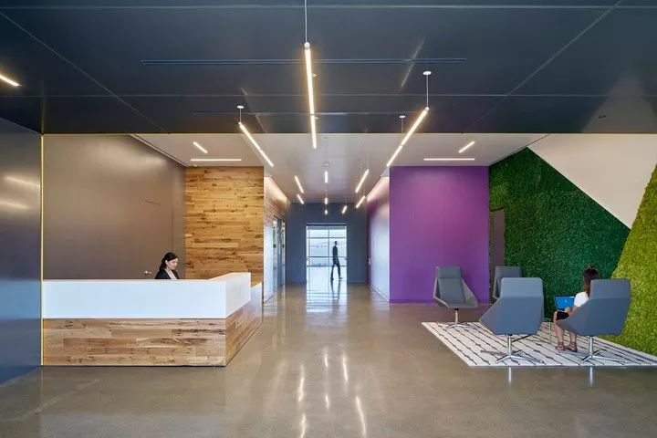 加州布里斯班滨海大道办公大楼室内外改造-34