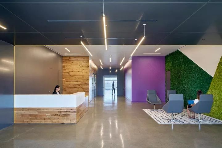 加州布里斯班滨海大道办公大楼室内外改造-34