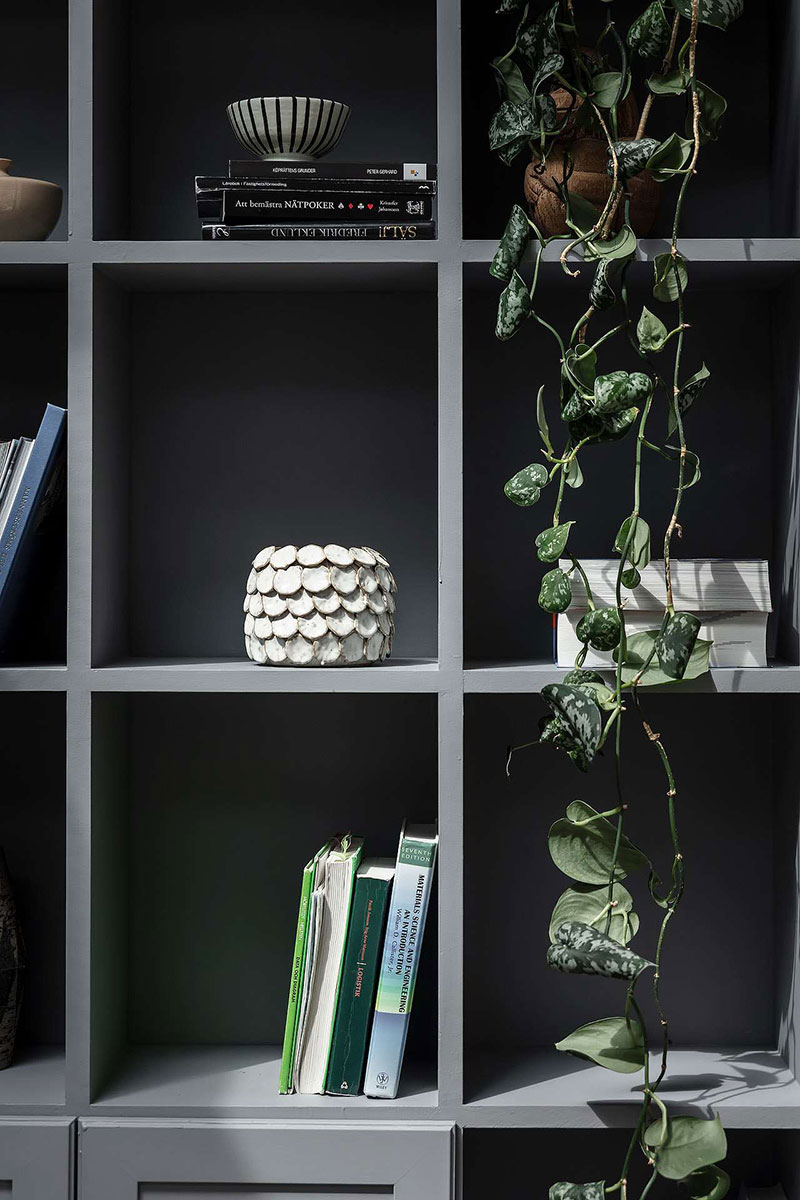 哥德堡特色阁楼公寓 | 倾斜天花板、巨型书架、温馨阳台-7