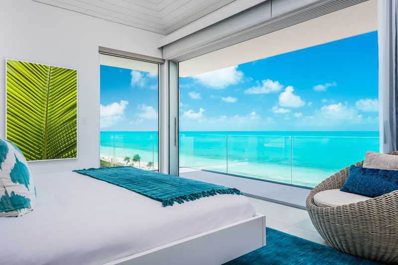 Luxury oceanfront home Villa Helios created by Long Bay Beach Club to complement turquoise views 长湾泳滩俱乐部建造豪华海滨别墅Helios以补充绿松石景观-19