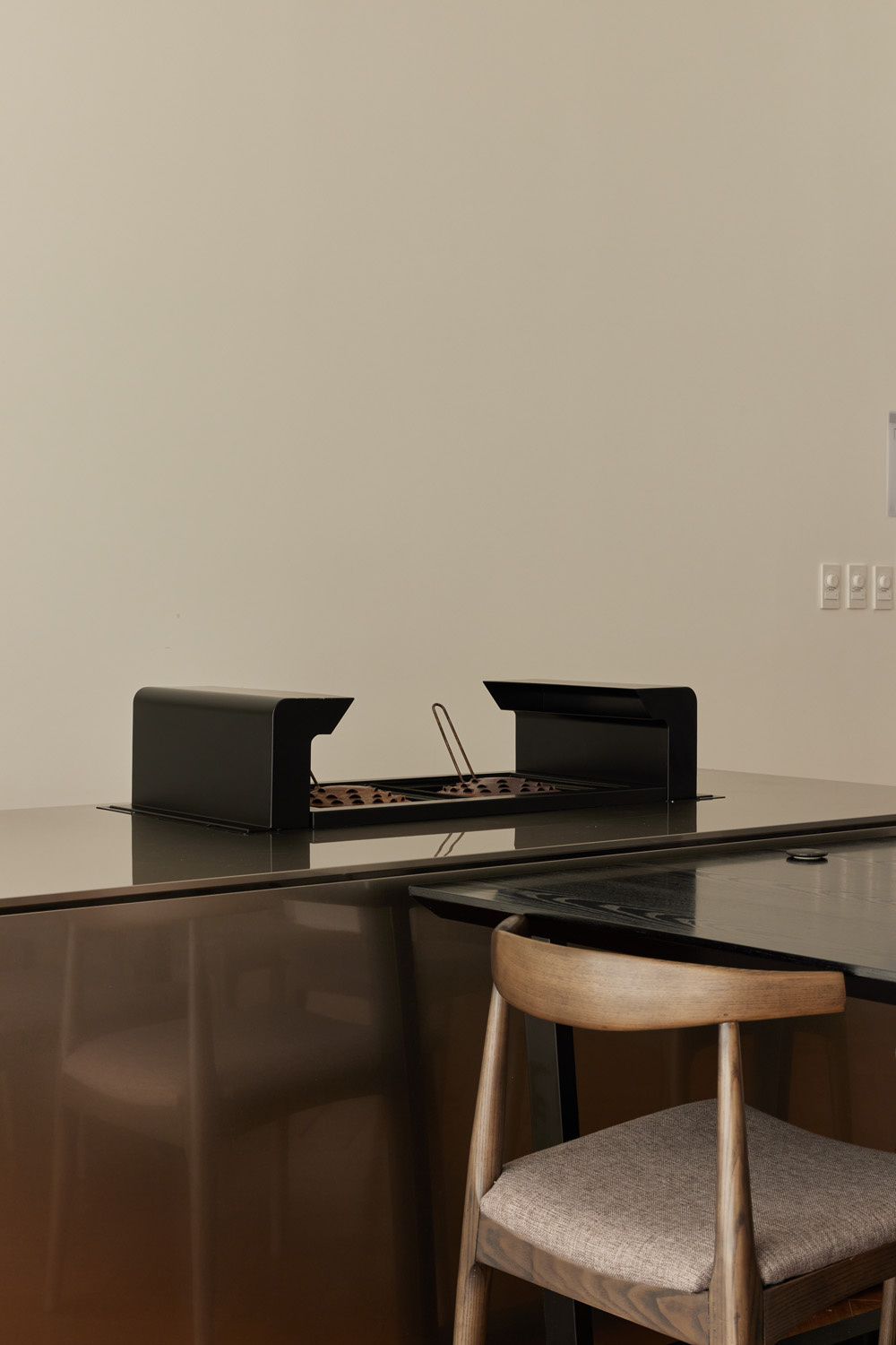 高级白色与木质，打造 92 分豪华室内空间-22