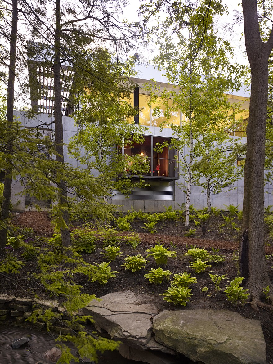 Hinsdale House Has an Ideal Exposure to the Sun and Protected Views-23