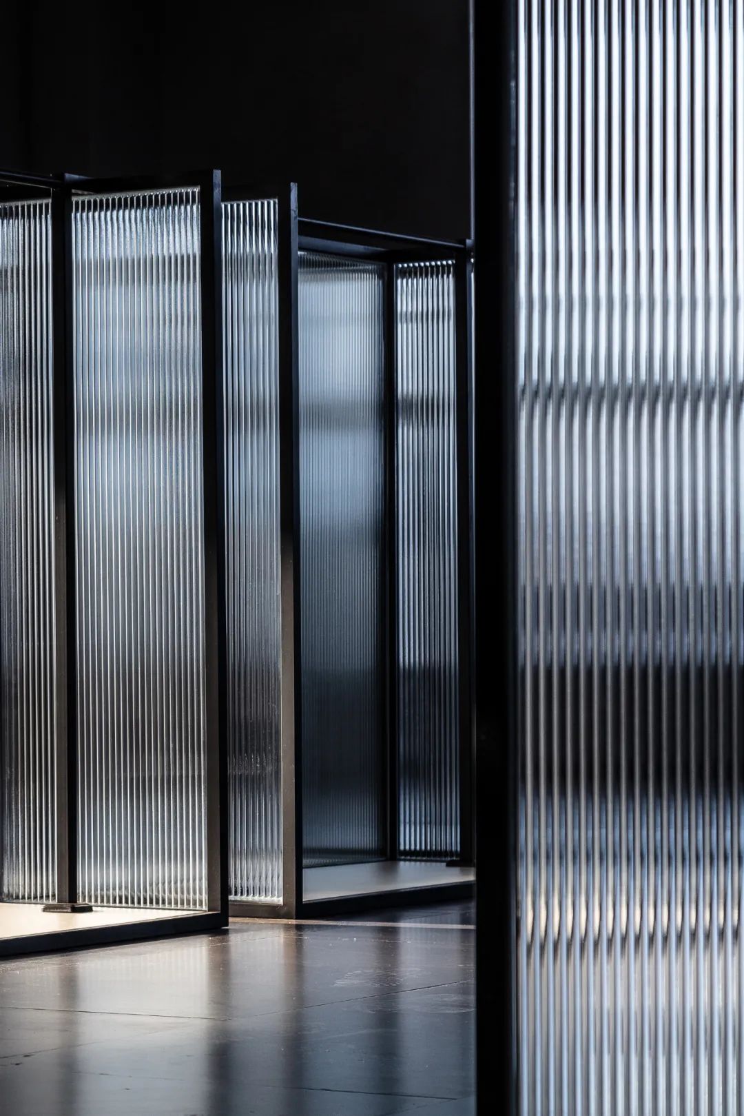 绍兴万里进出口办公空间 | 黑与白的隐喻世界-57