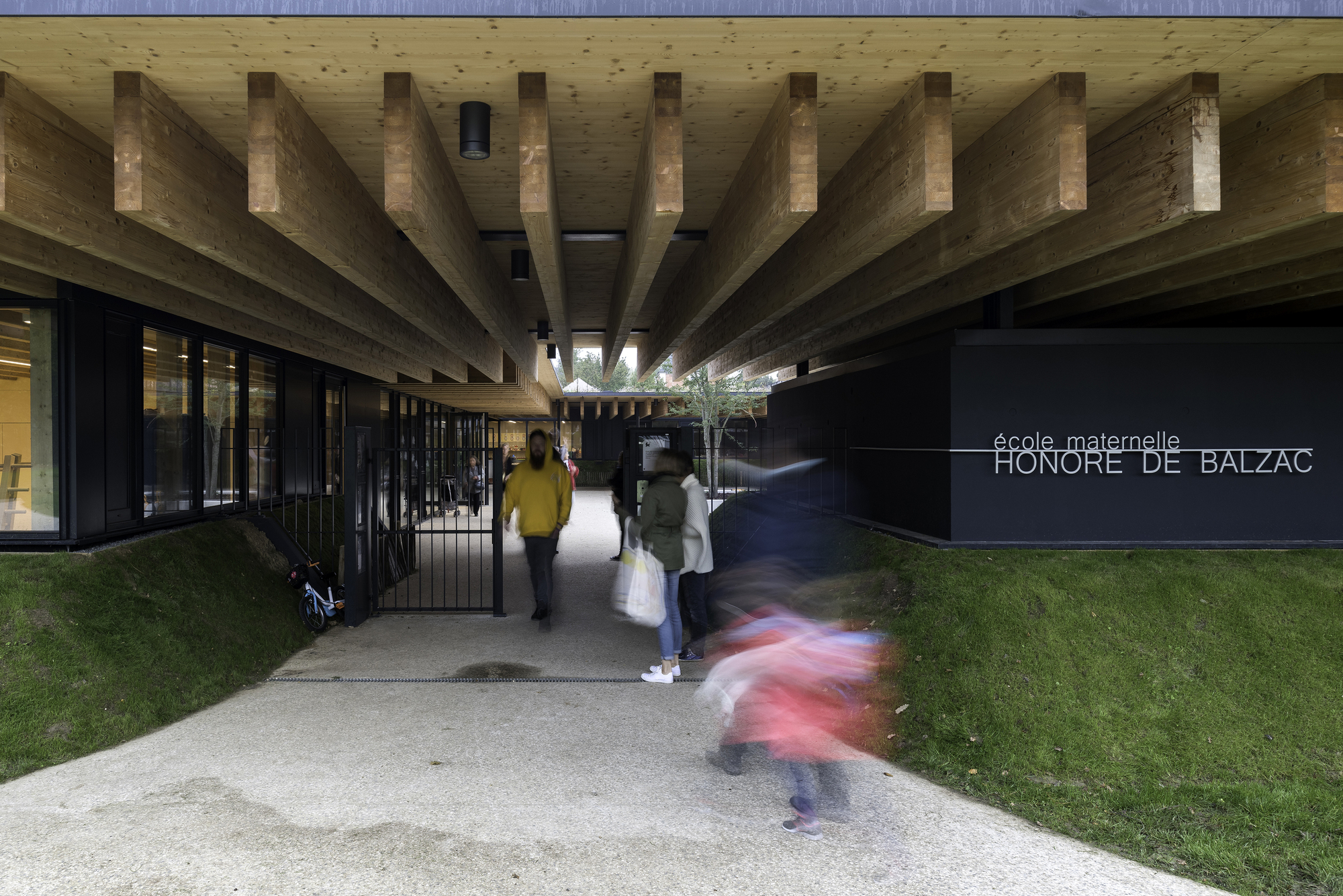 学校及体育设施完备丨法国-30