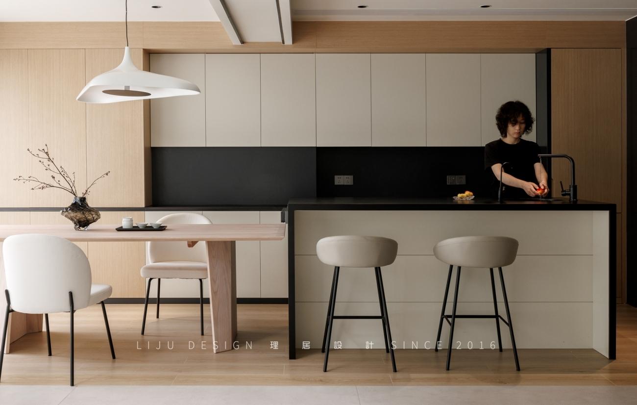 挪楼梯,借天光,还原五缘湾 230㎡复式的大宅感丨中国厦门丨理居设计-30