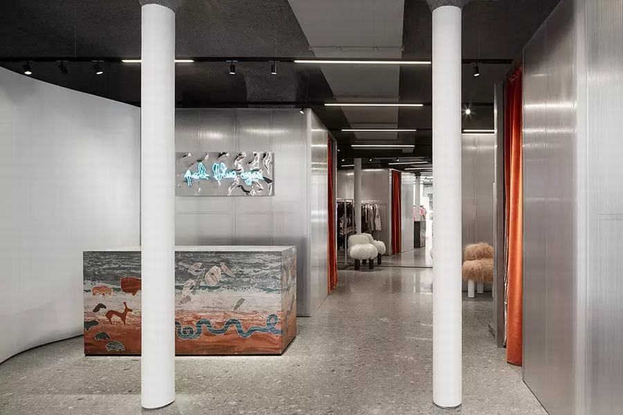 “男孩不哭”巴黎男士时尚精品店设计，提供男士时装、设计、书籍和艺术 - 米尚丽零售设计网 MISUNLY- 美好品牌店铺空间发现者-1