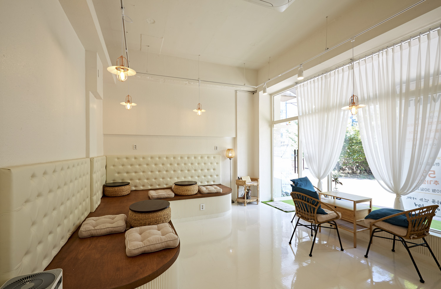 简约风 10 坪咖啡厅，打造温馨舒适空间-5