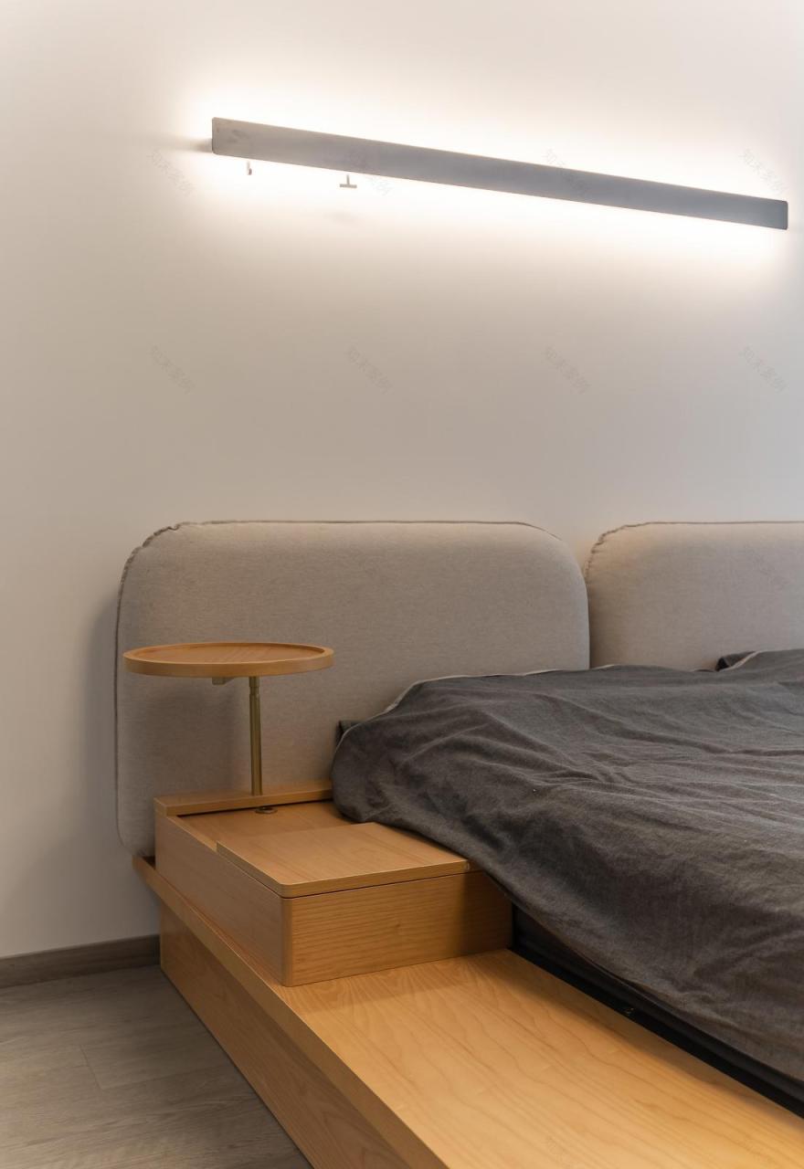 原木色现代简约风家居空间设计-26